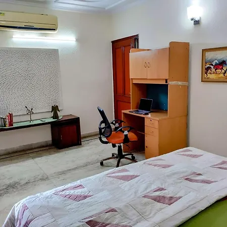 Stay Nearby Lutyen'S Delhi Just 15Min From Connaught Place New Delhi Exterior photo