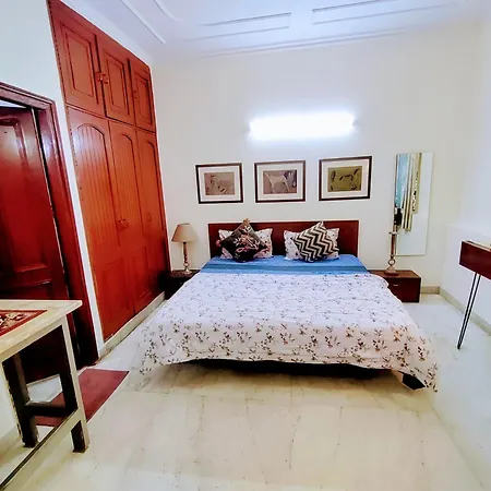 Stay Nearby Lutyen'S Delhi Just 15Min From Connaught Place New Delhi Exterior photo