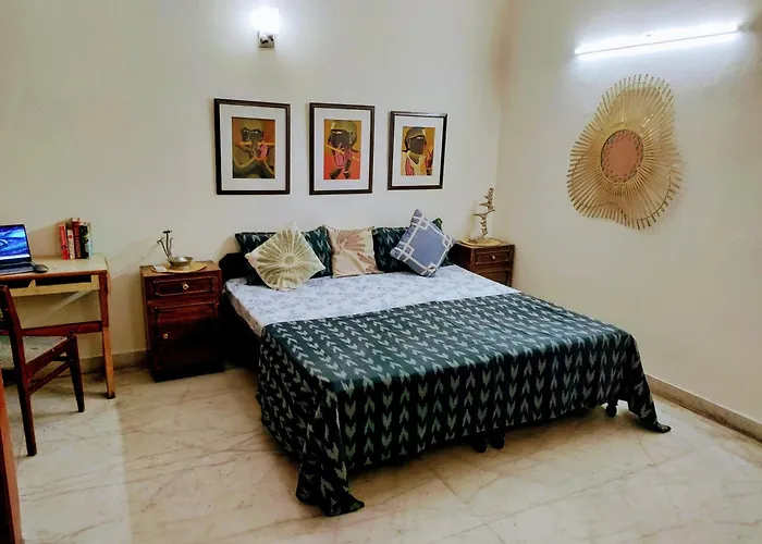 Stay Nearby Lutyen\'S Delhi Just 15Min From Connaught Place