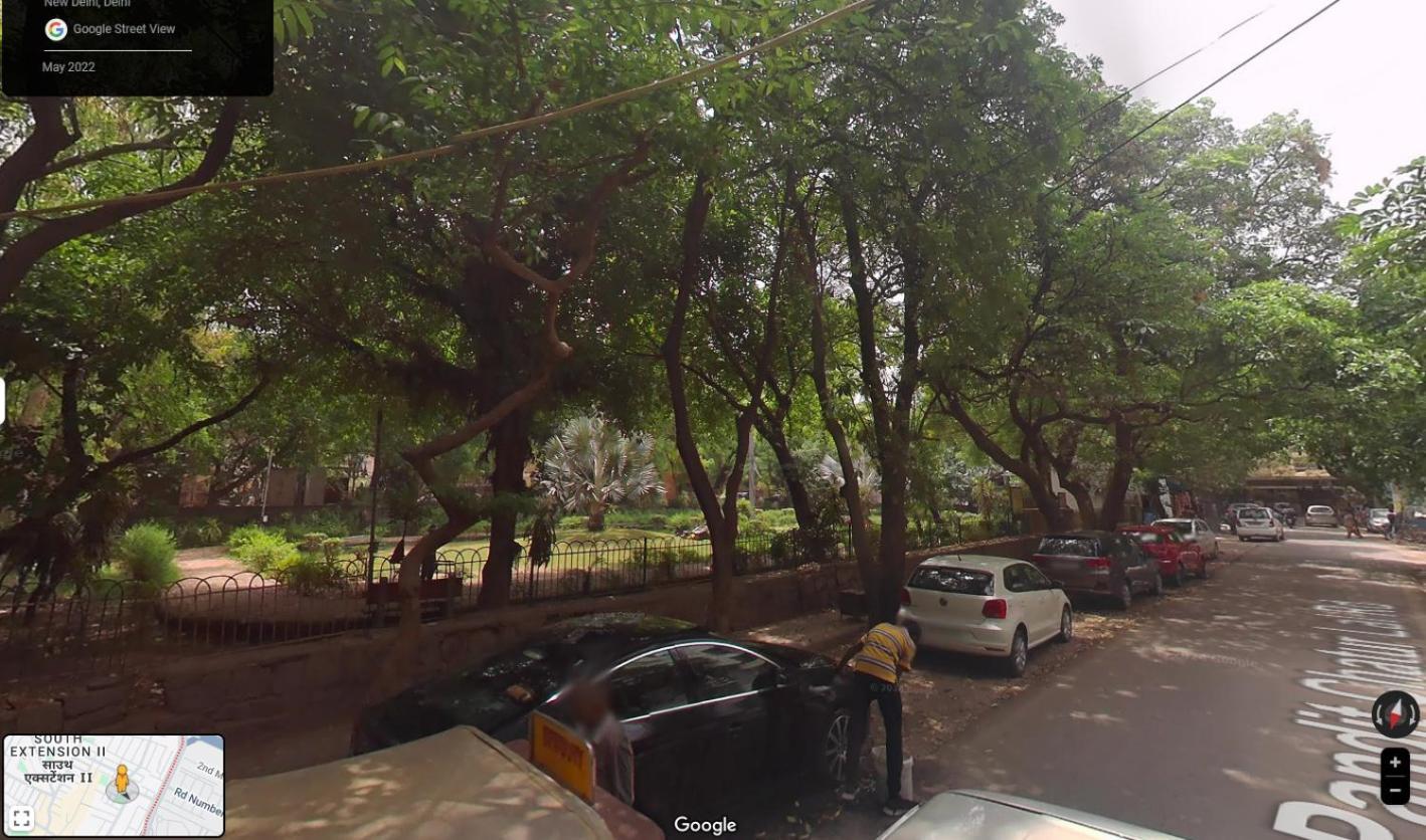 Nearby Lutyen's Delhi Just 15min From Connaught Place