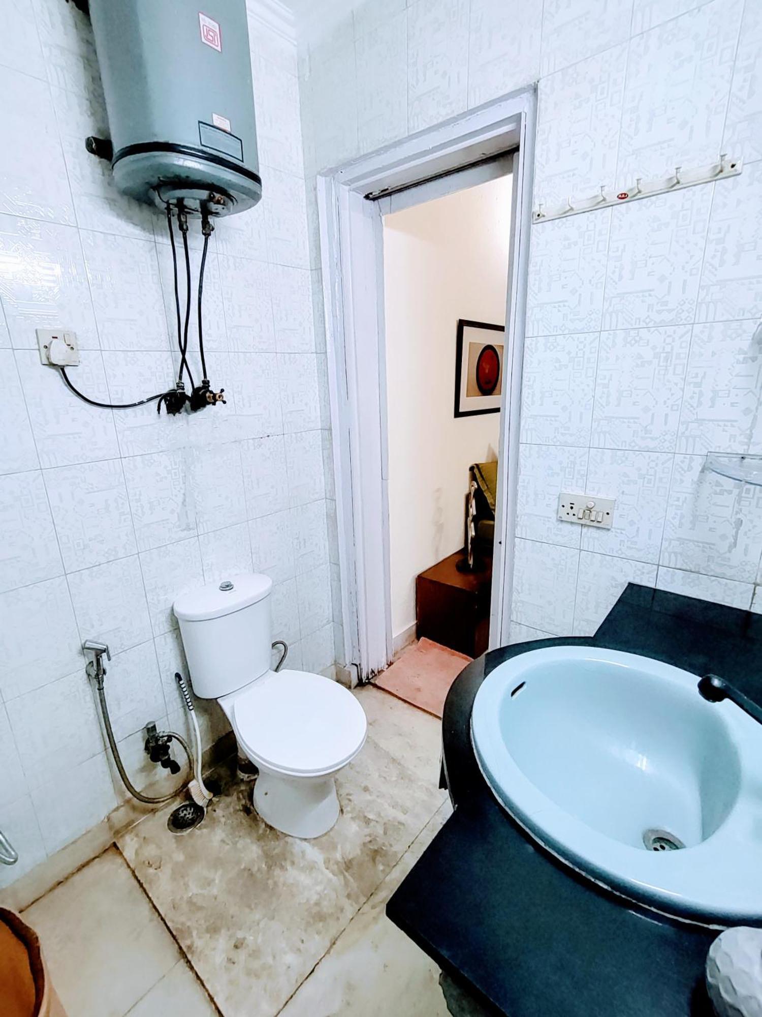 Nearby Lutyen's Delhi Just 15min From Connaught Place Homestay *