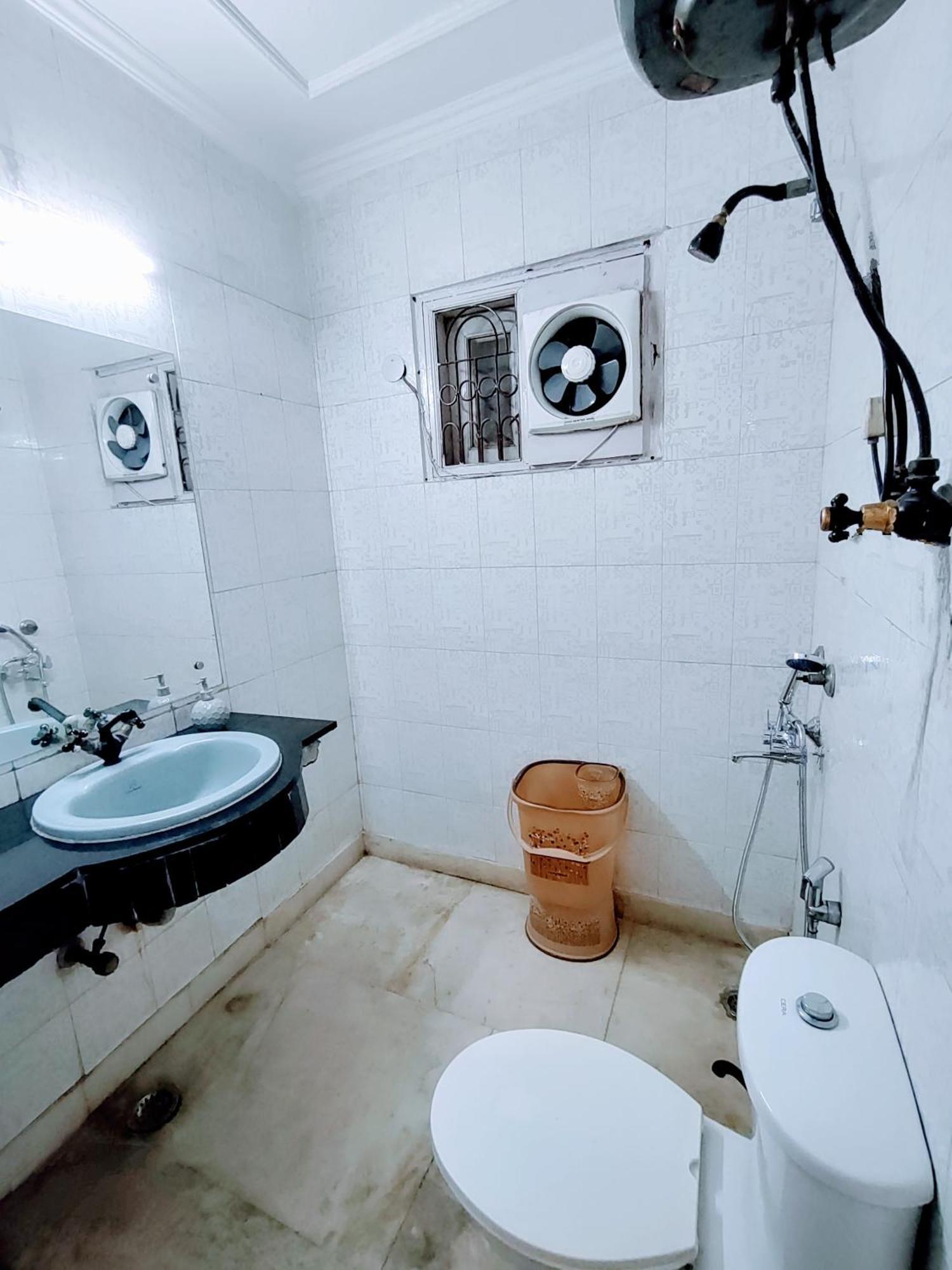 Homestay Nearby Lutyen's Delhi Just 15min From Connaught Place *
