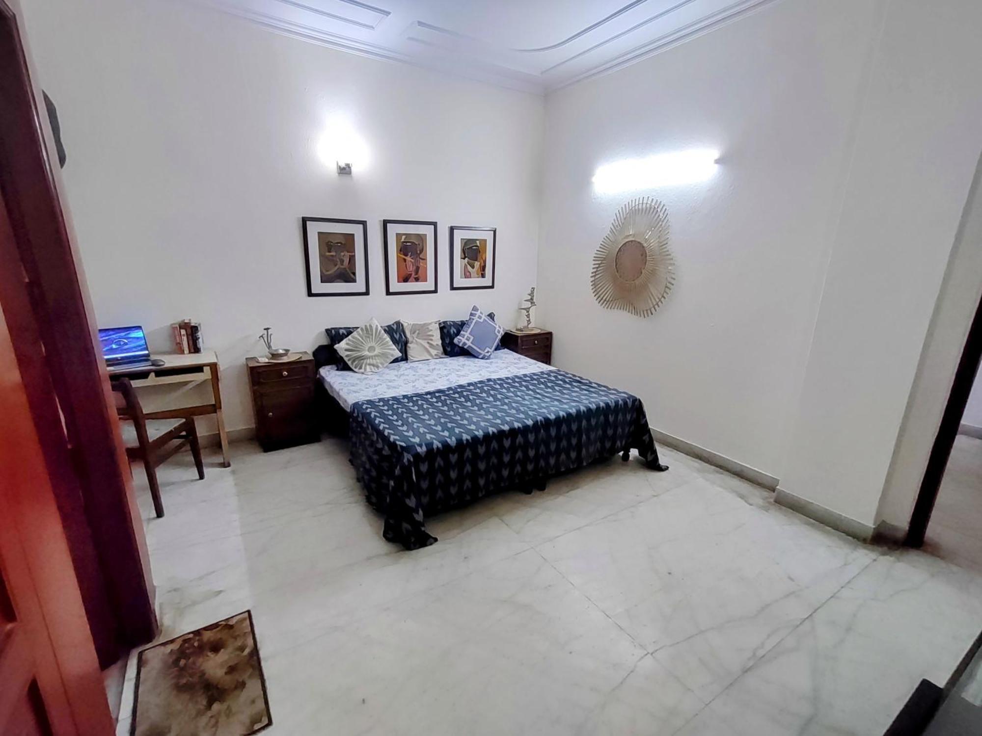 Nearby Lutyen's Delhi Just 15min From Connaught Place New Delhi