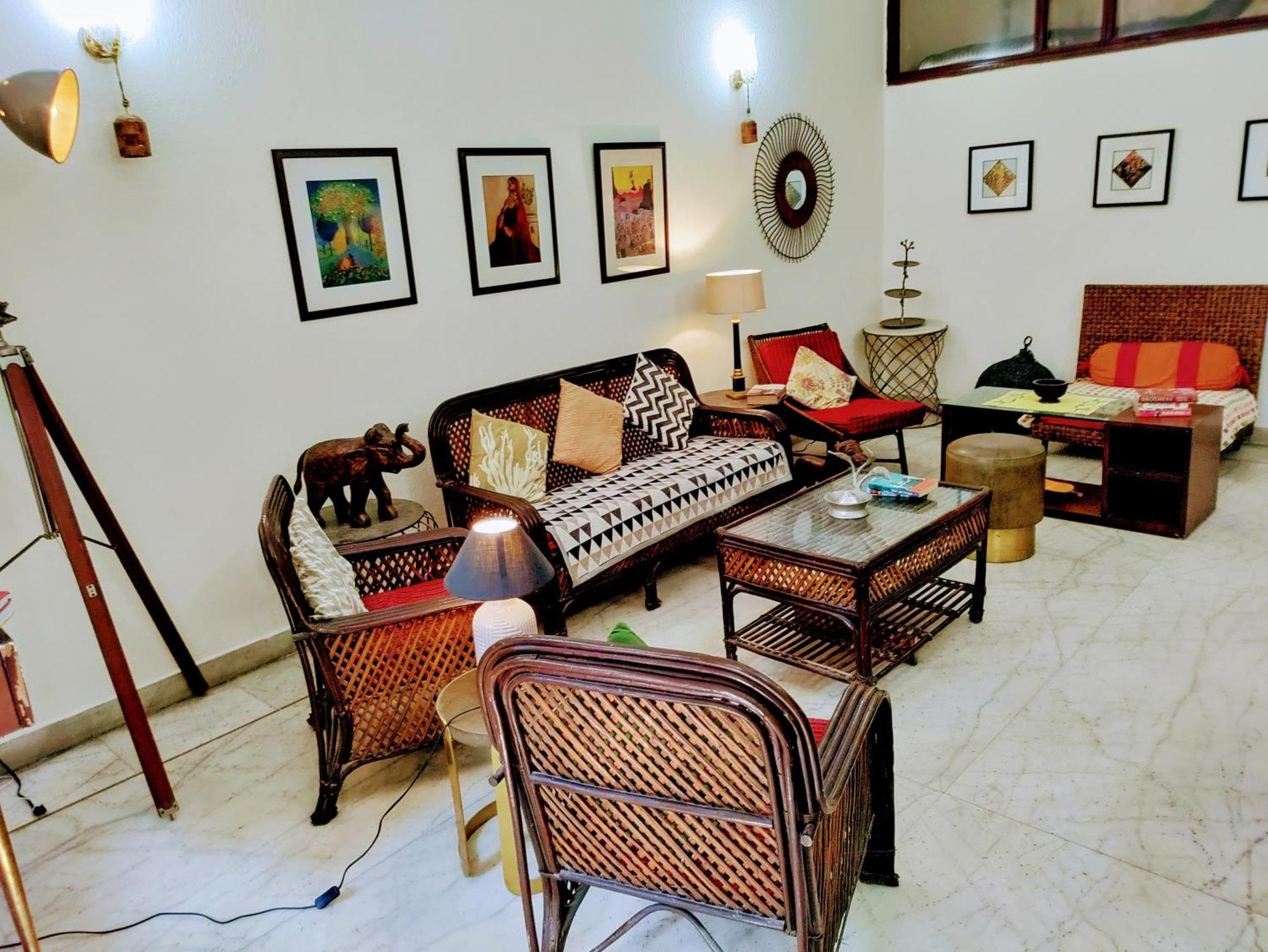 Nearby Lutyen's Delhi Just 15min From Connaught Place