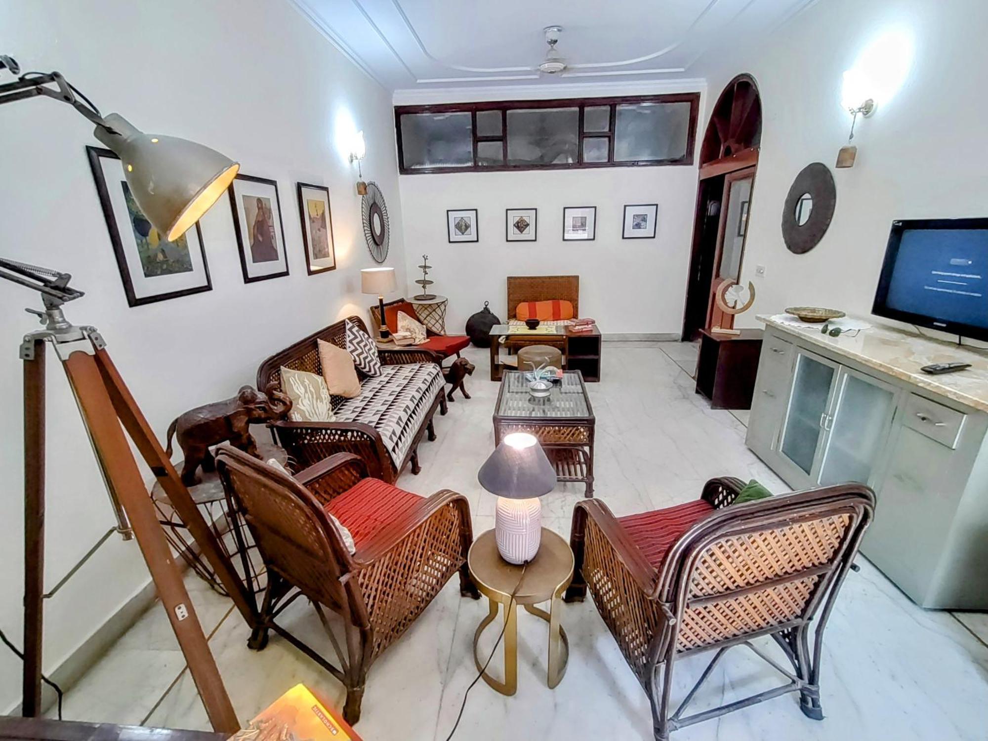 Nearby Lutyen's Delhi Just 15min From Connaught Place New Delhi